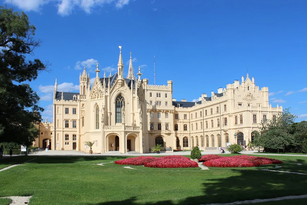 Lednice Schloss